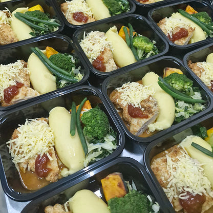 Crumbed chicken thigh topped with cheese and relish 13.5.25