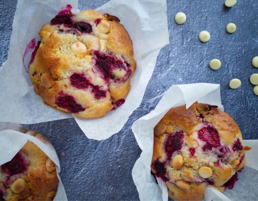 Raspberry white chocolate muffin 15.10.24