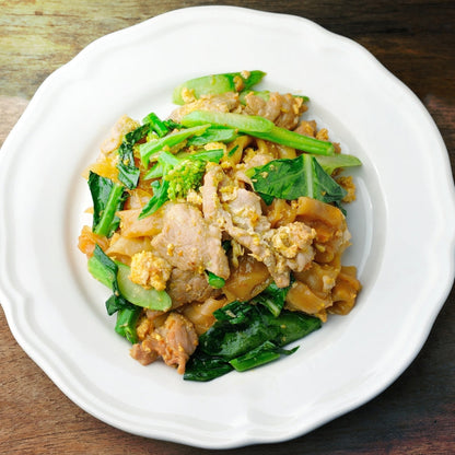 Thai style chicken thigh with savory rice 29.8.25